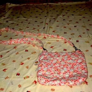 4/$10🌻🌻Pink, red & white floral crossbody purse